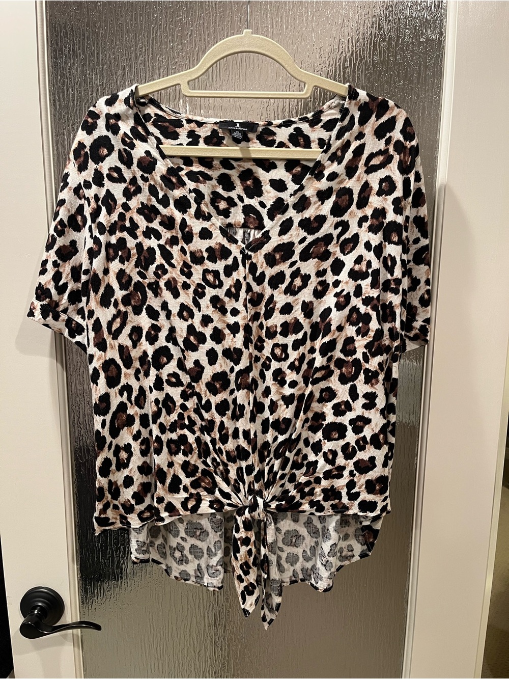 Jules & Leopold Leopard Tie-Front Short Sleeve Top - White/Brown/Black